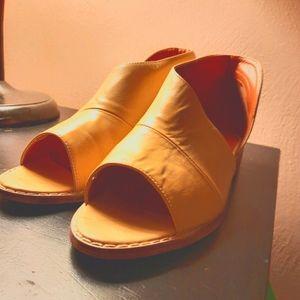 Beautiful Mata Traders leather-look sandals